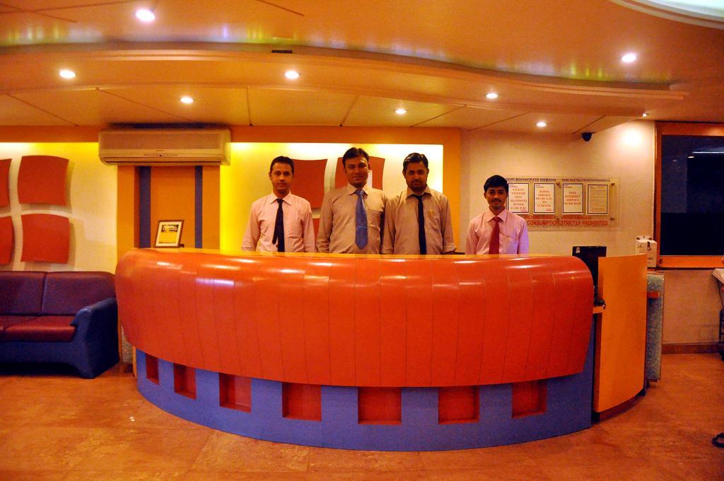 Hotel Evershine Rajkot Eksteriør bilde