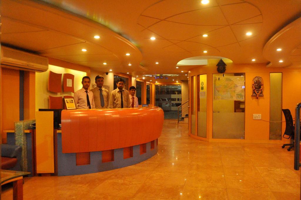 Hotel Evershine Rajkot Eksteriør bilde